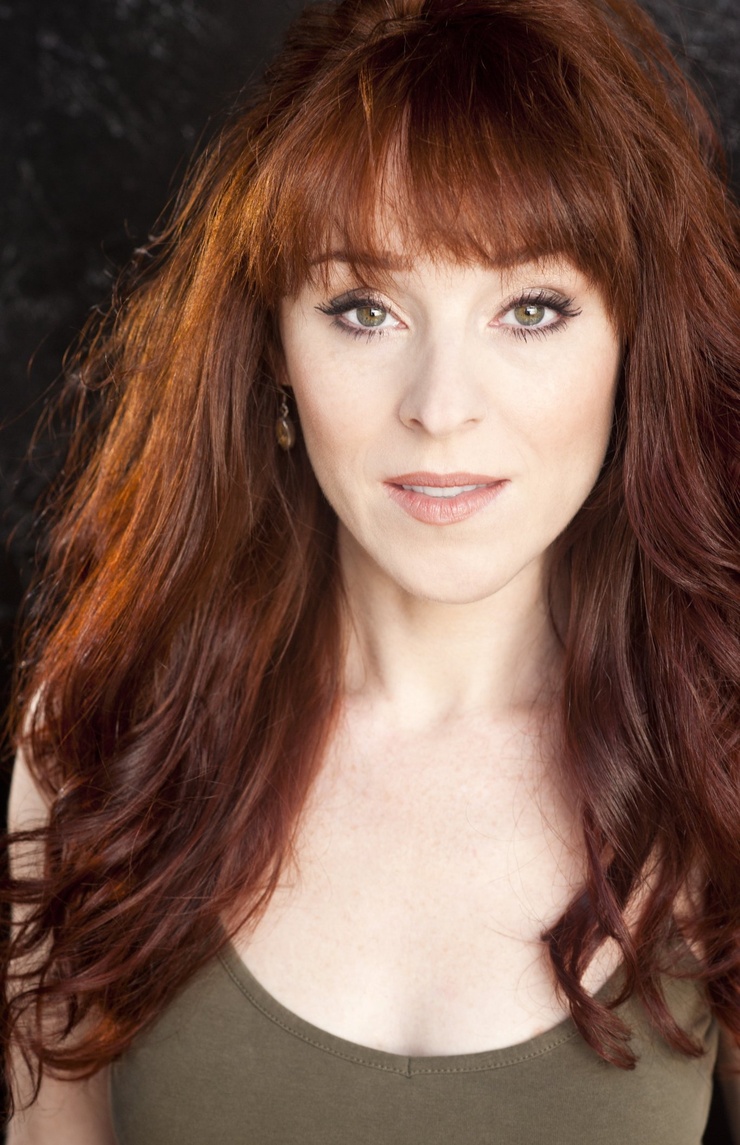 Ruth Connell Ruth Connell