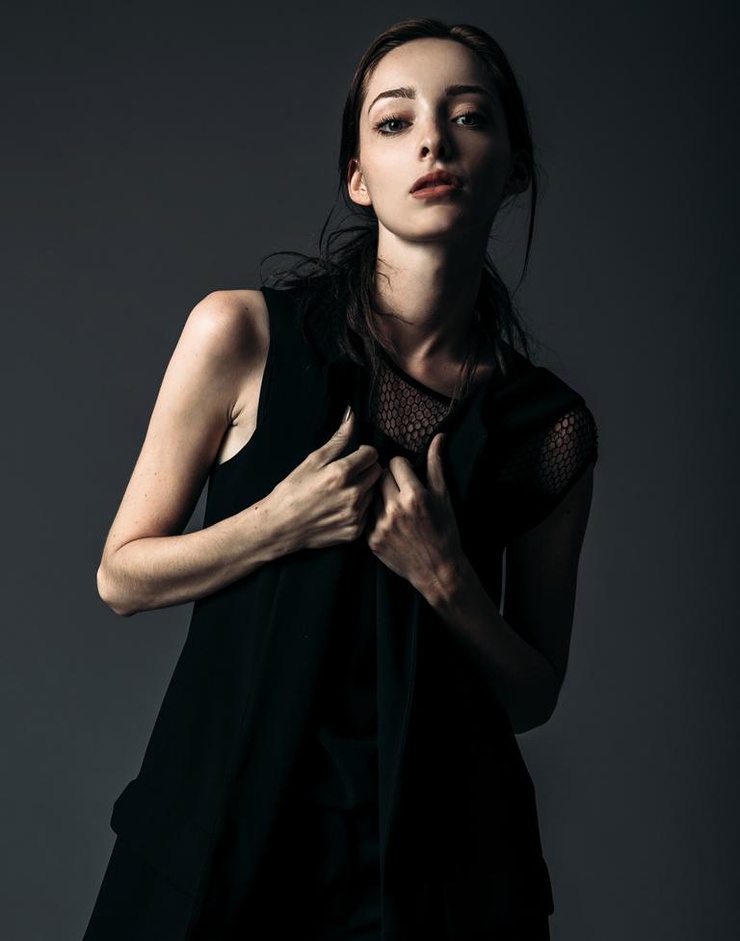 Emma Dumont