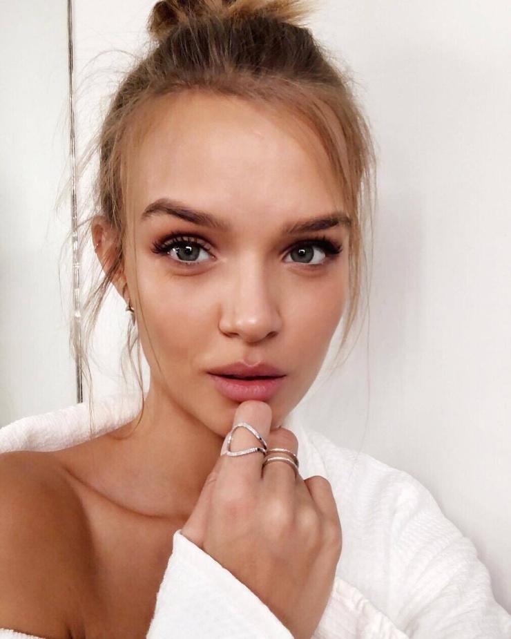 Josephine Skriver Josephine Skriver