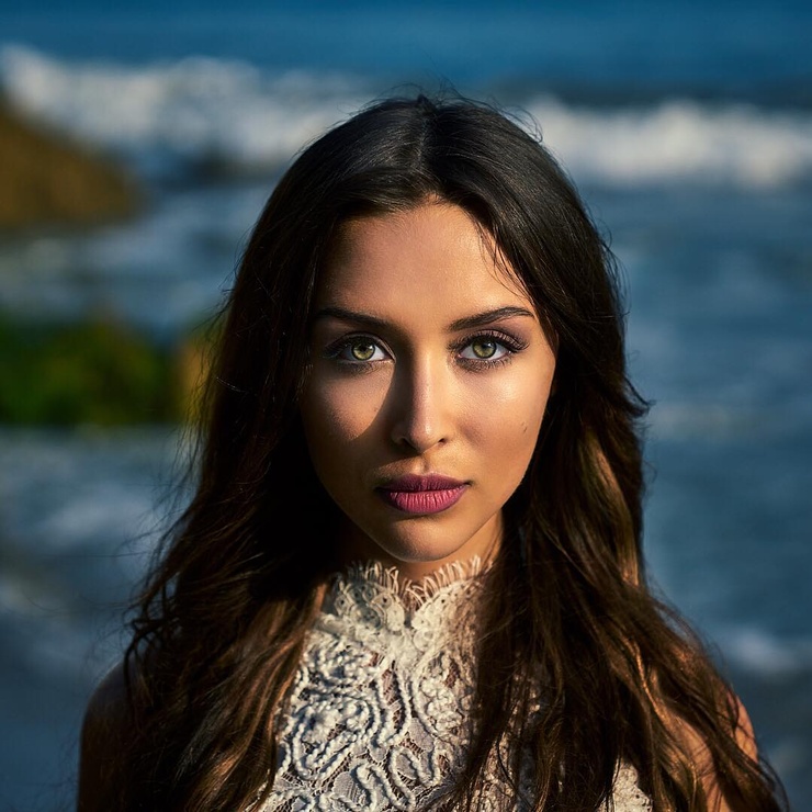 Julia Mindar Julia Mindar