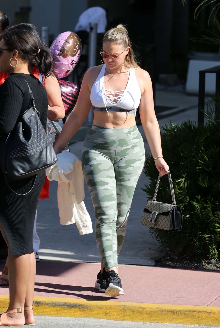 Iskra Lawrence