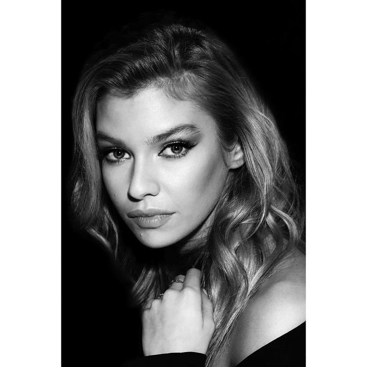 Stella Maxwell