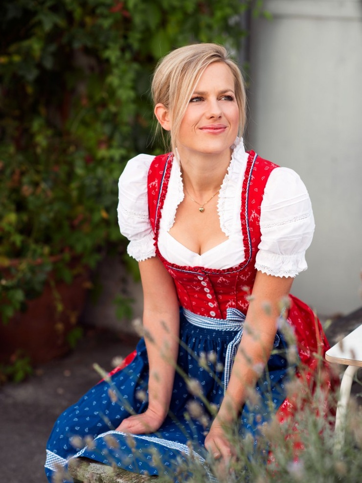 Simona Mai Simona Mai
