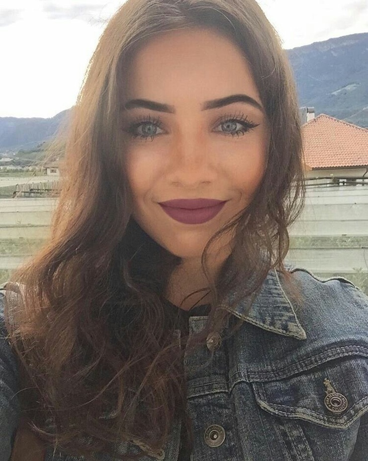 Alina Eva Mader