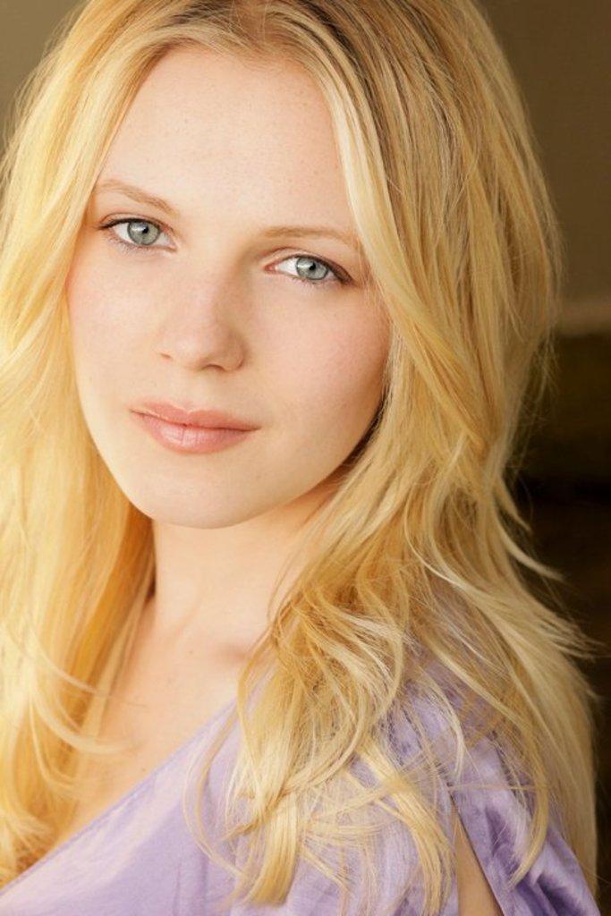 Emma Bell Emma Bell