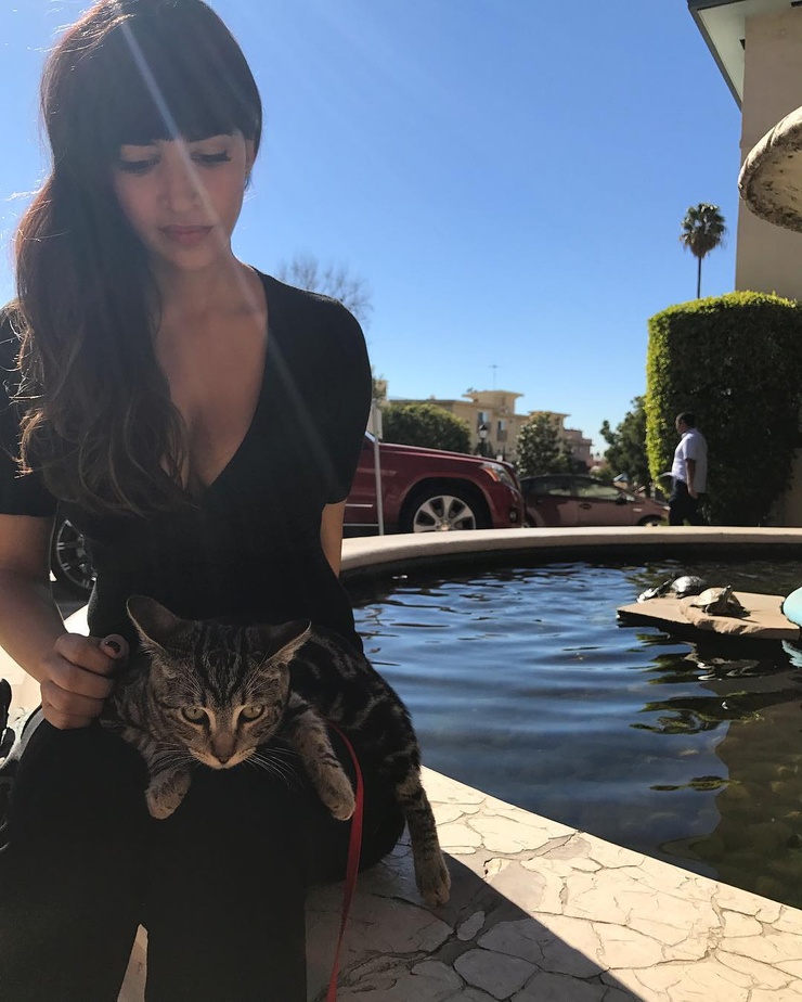Hannah Simone Hannah Simone