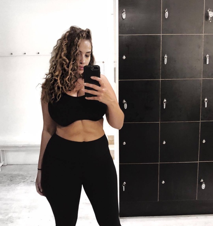 Jada Sezer