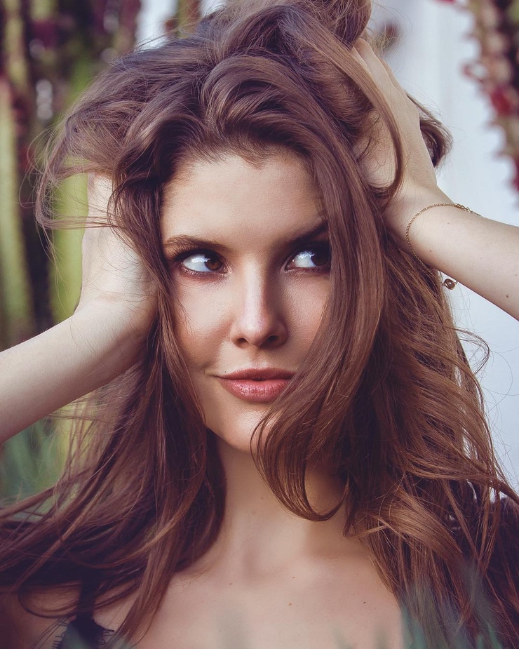 Amanda Cerny Amanda Cerny