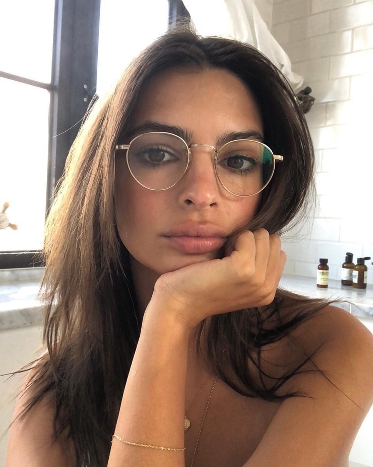 Emily Ratajkowski