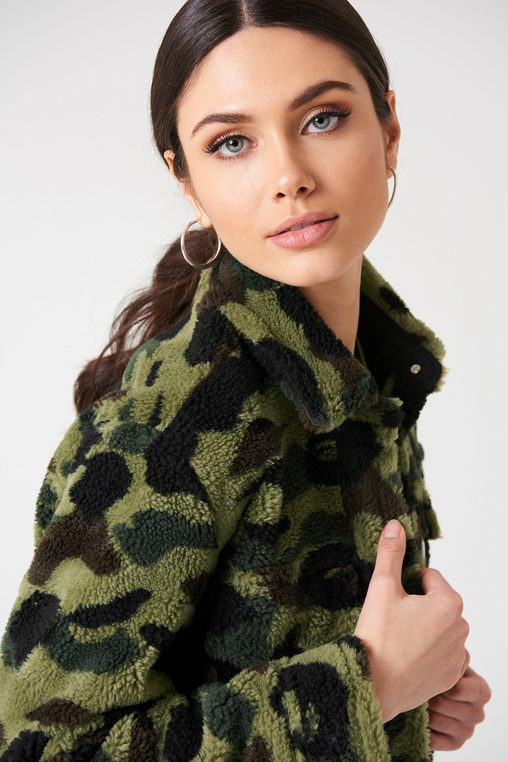 Vika Bronova Vika Bronova
