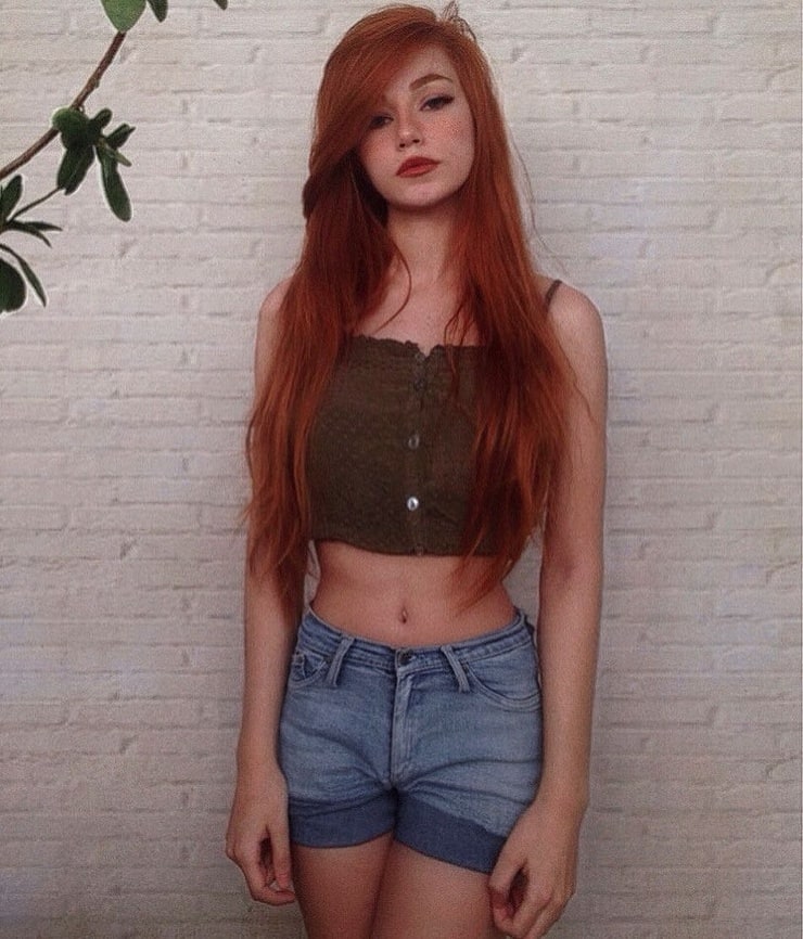 Picture Of Sara Bueno