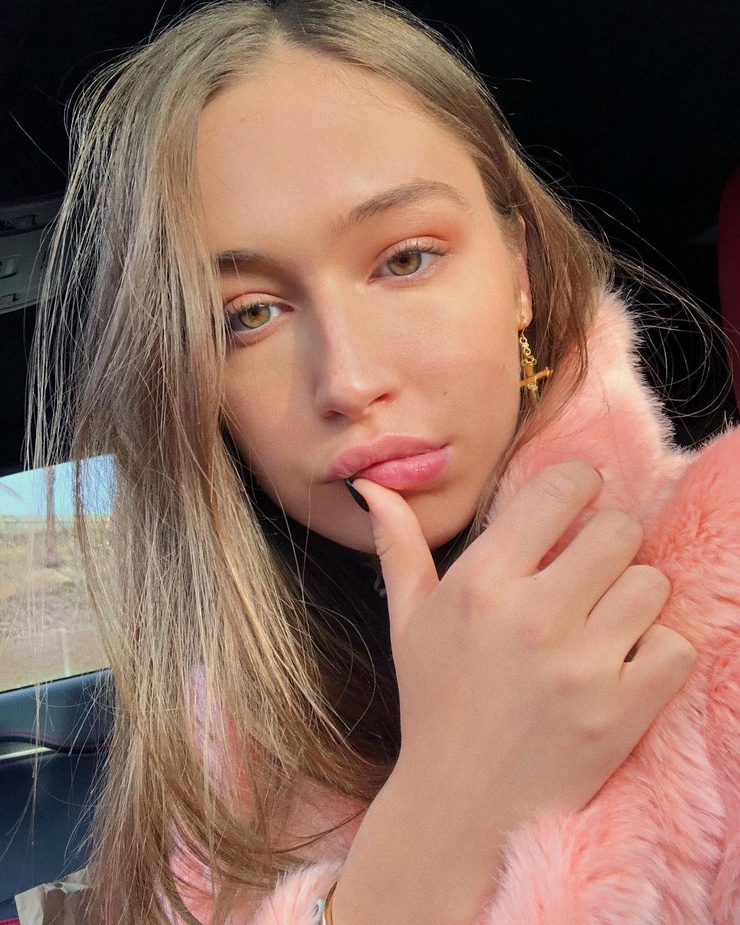 Elsie Hewitt Elsie Hewitt