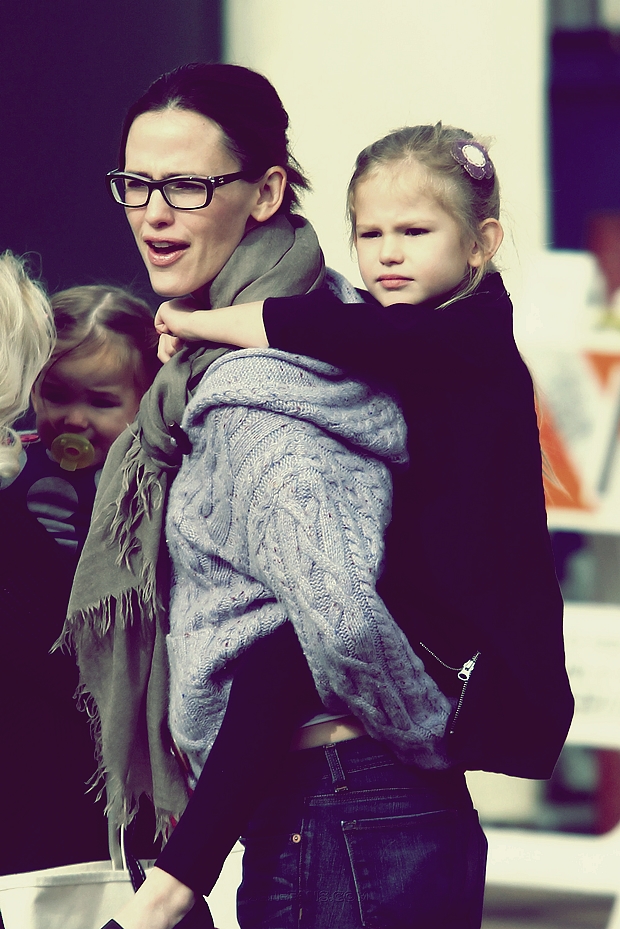 Violet Affleck
