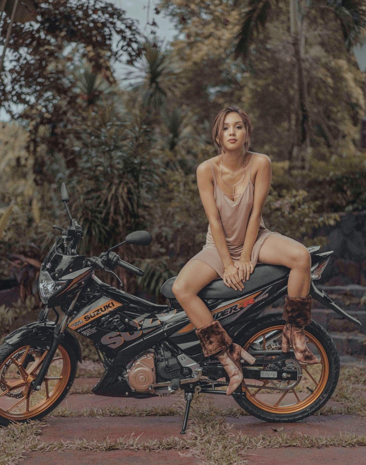 Roxanne Barcelo Roxanne Barcelo