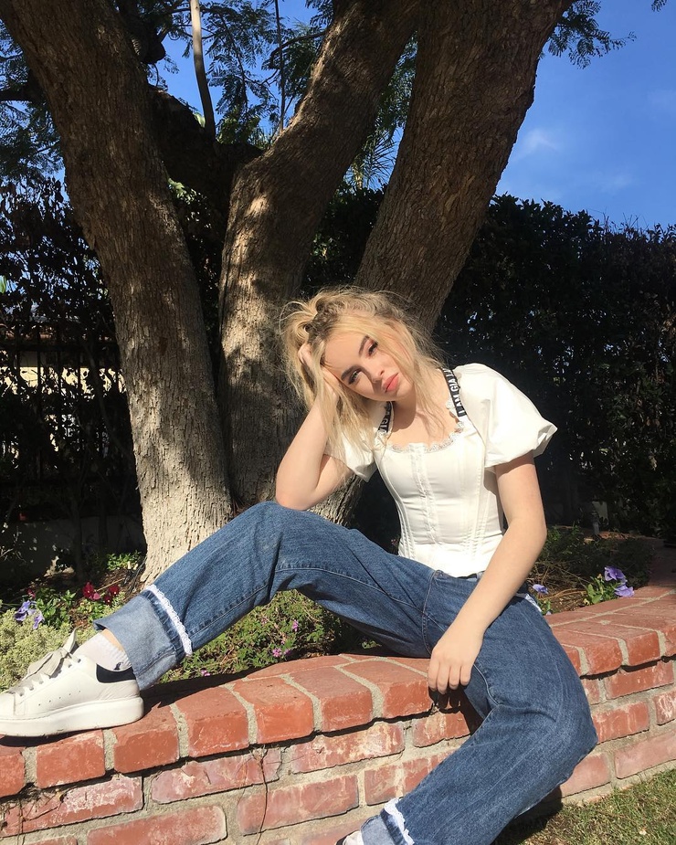 Sabrina Carpenter