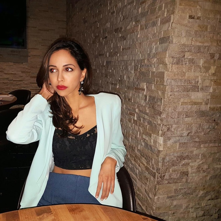 Gia Sandhu Gia Sandhu