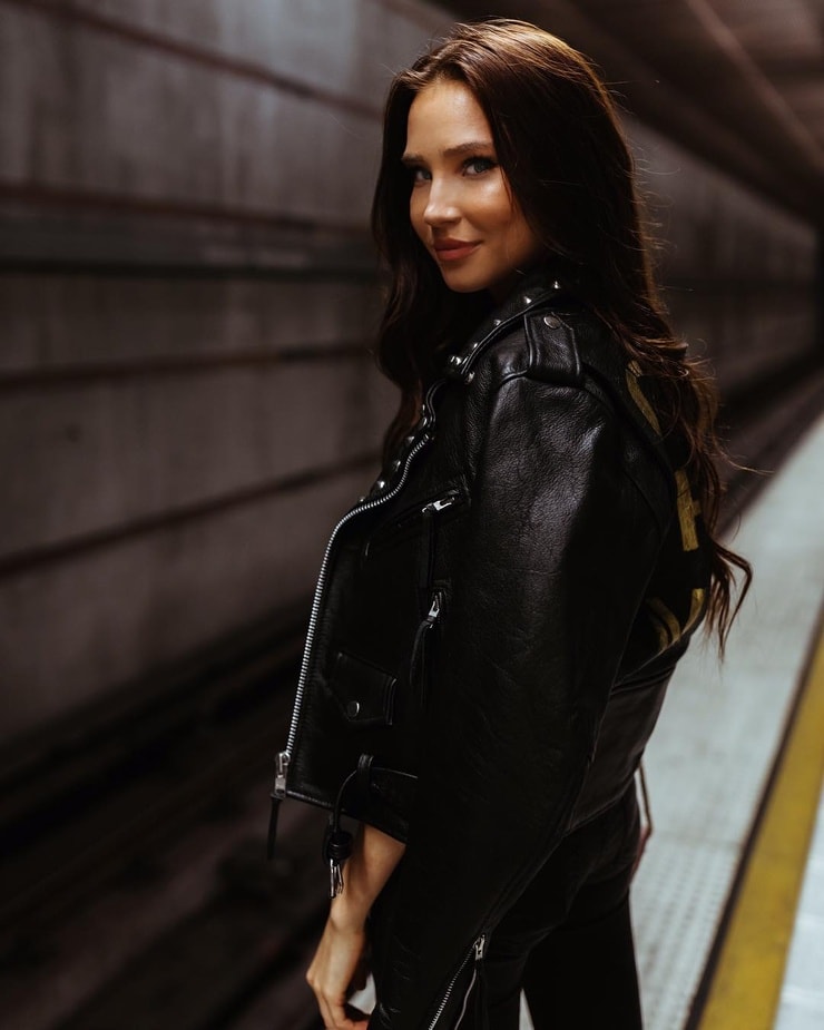 Ana Valentine Walczak Ana Valentine Walczak