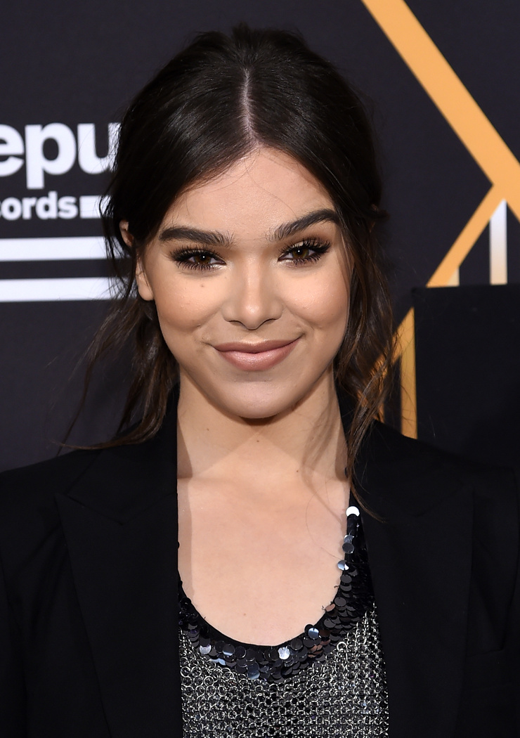 Hailee Steinfeld Hailee Steinfeld