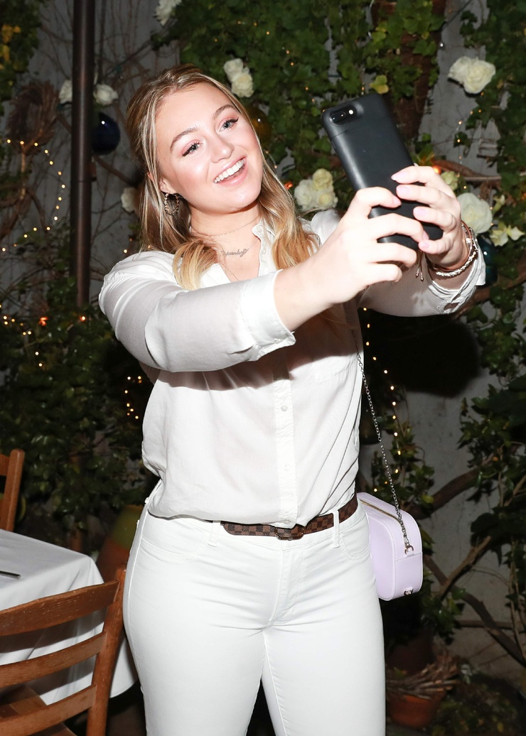 Iskra Lawrence