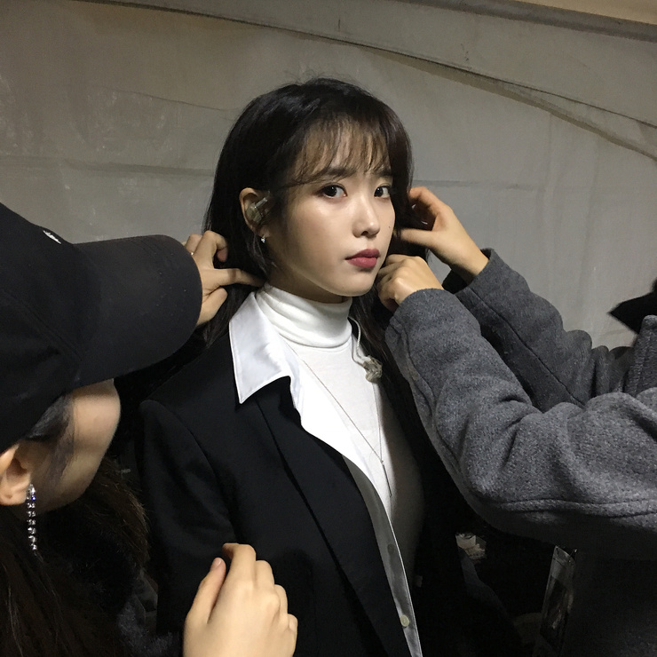 IU