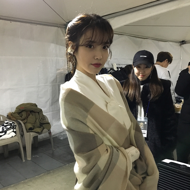 IU