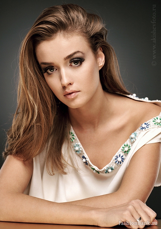 Alexandra Sveshnikova Alexandra Sveshnikova