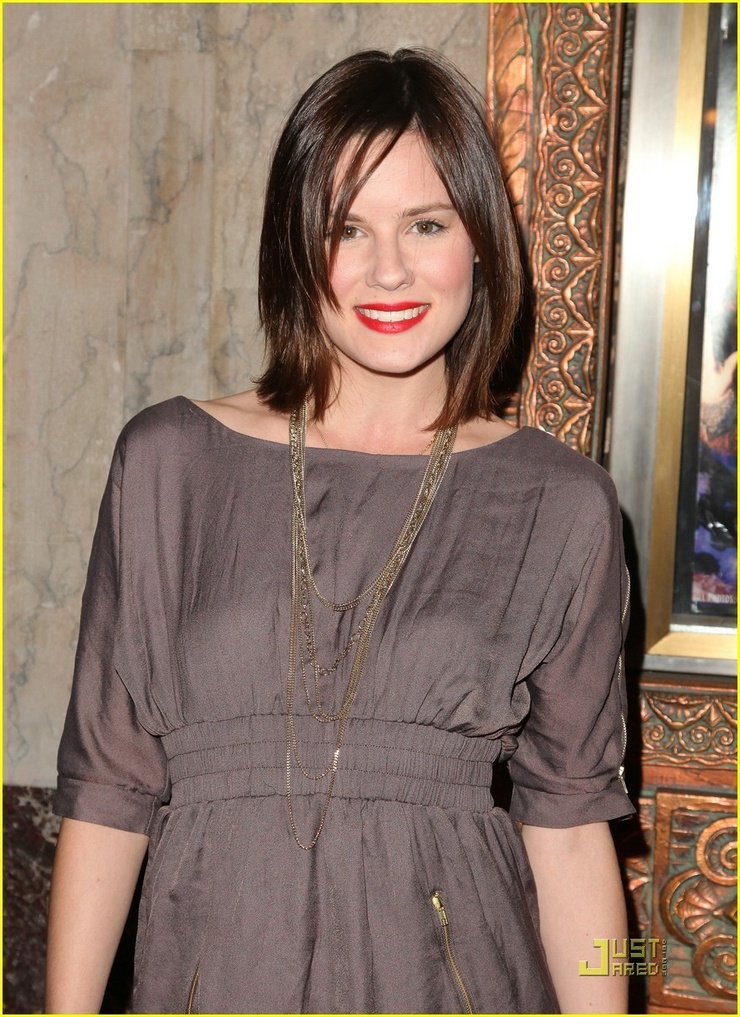 Chelsea Hobbs Chelsea Hobbs