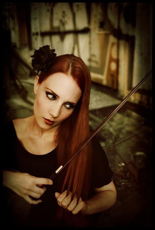 Simone Simons