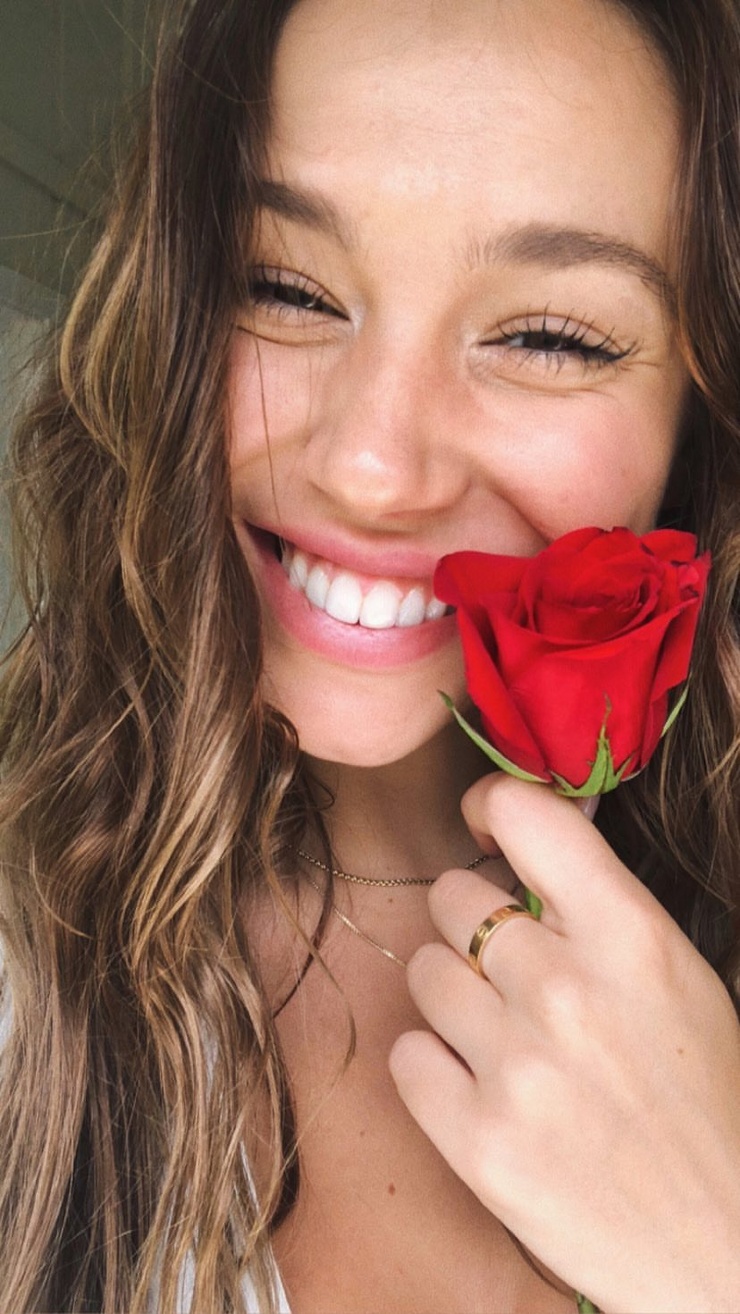 Alexis Ren