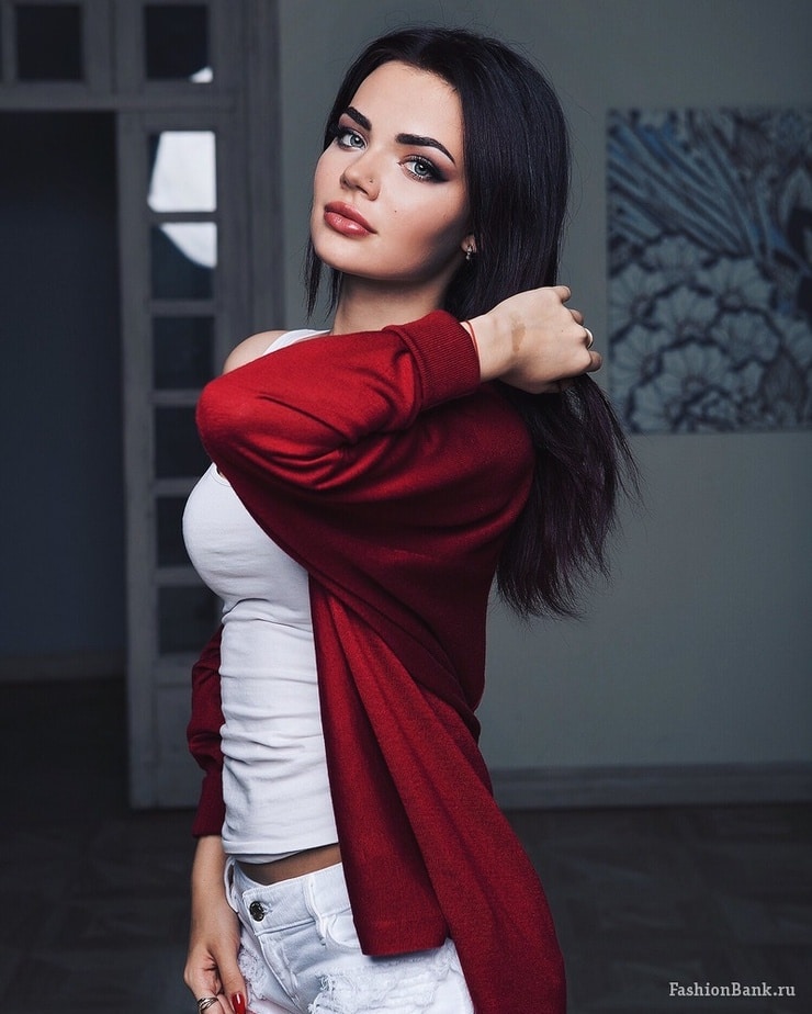 Alena Noles Alena Noles