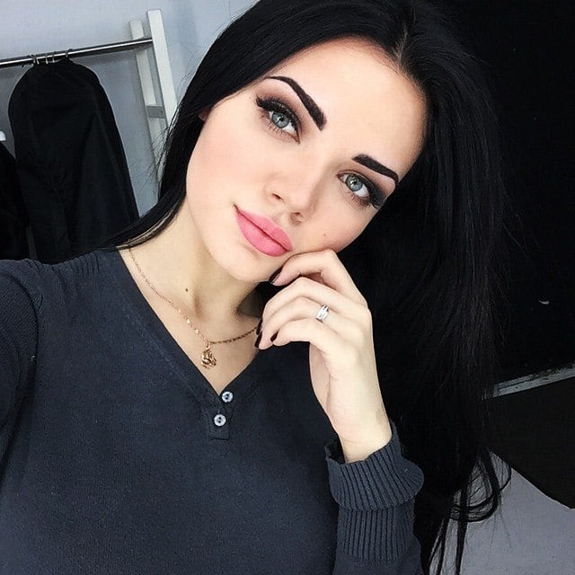 Alena Noles Alena Noles