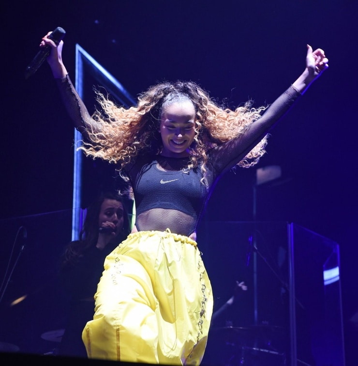 Ella Eyre