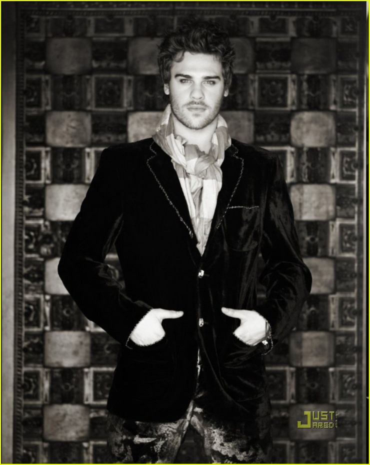 Grey Damon