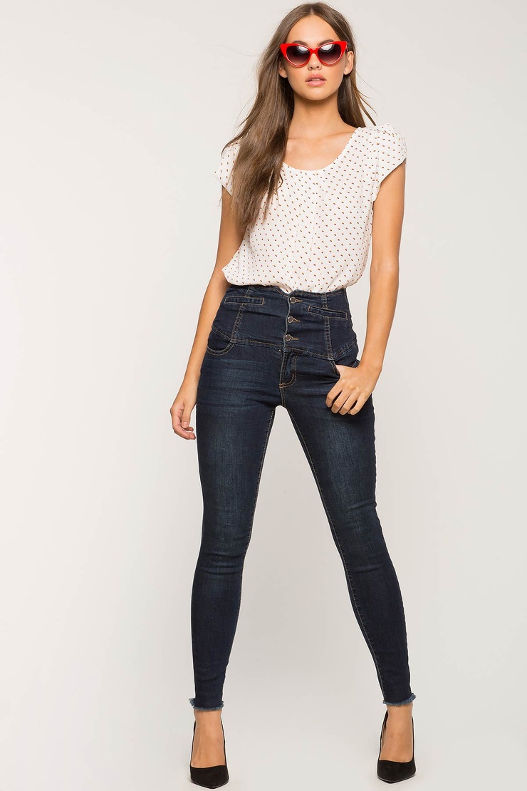 Lily Easton Lily Easton