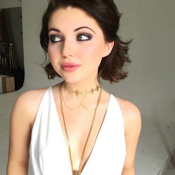 Sammi Hanratty Sammi Hanratty