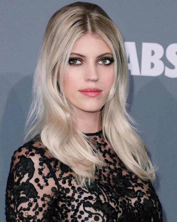 Devon Windsor Devon Windsor