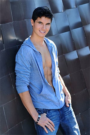 Robbie Amell