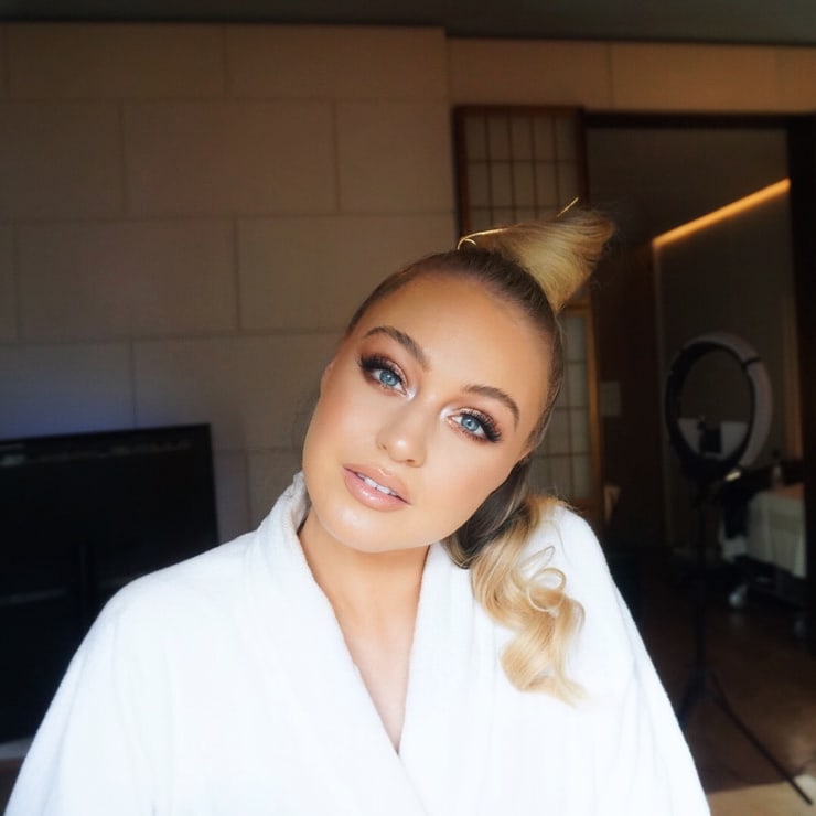 Iskra Lawrence