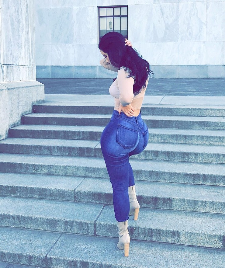 Holly Luyah