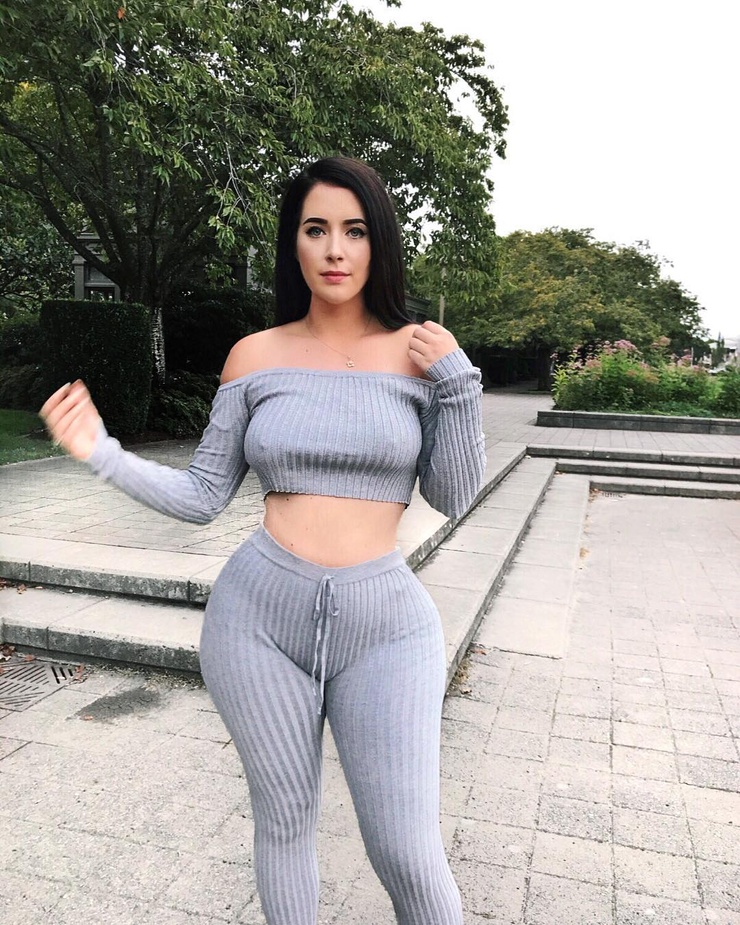 Picture of Holly Luyah