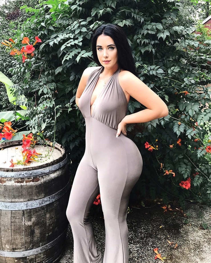 Holly Luyah Holly Luyah