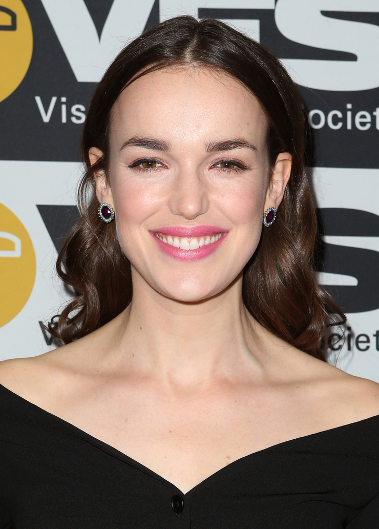 Elizabeth Henstridge Elizabeth Henstridge