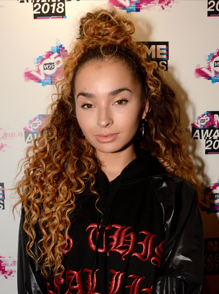 Ella Eyre