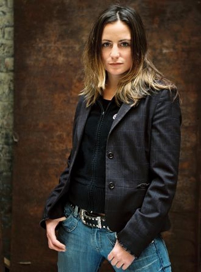 Dunja Isabelle Theilkaes