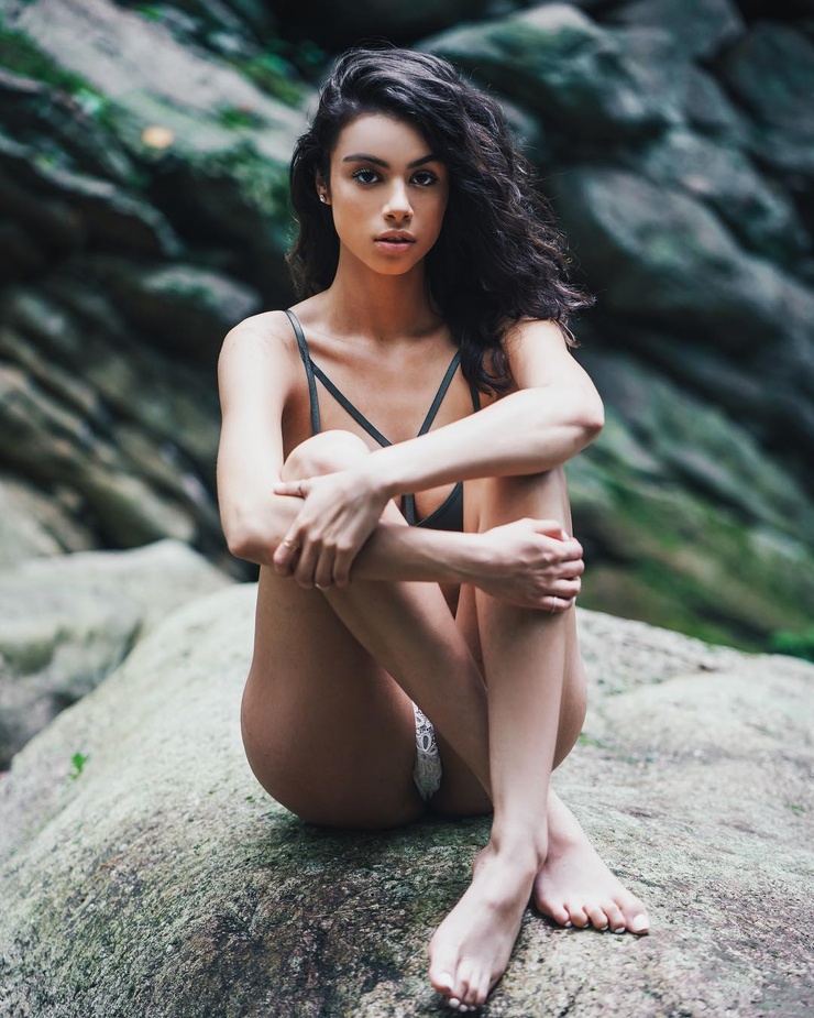Loren Izabel.