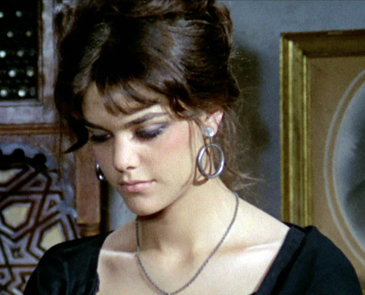 Tina Aumont Tina Aumont