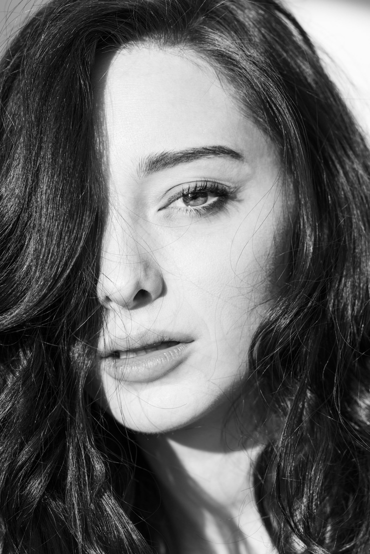 Emma Dumont Emma Dumont