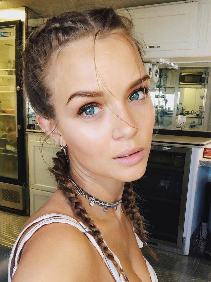 Josephine Skriver Josephine Skriver