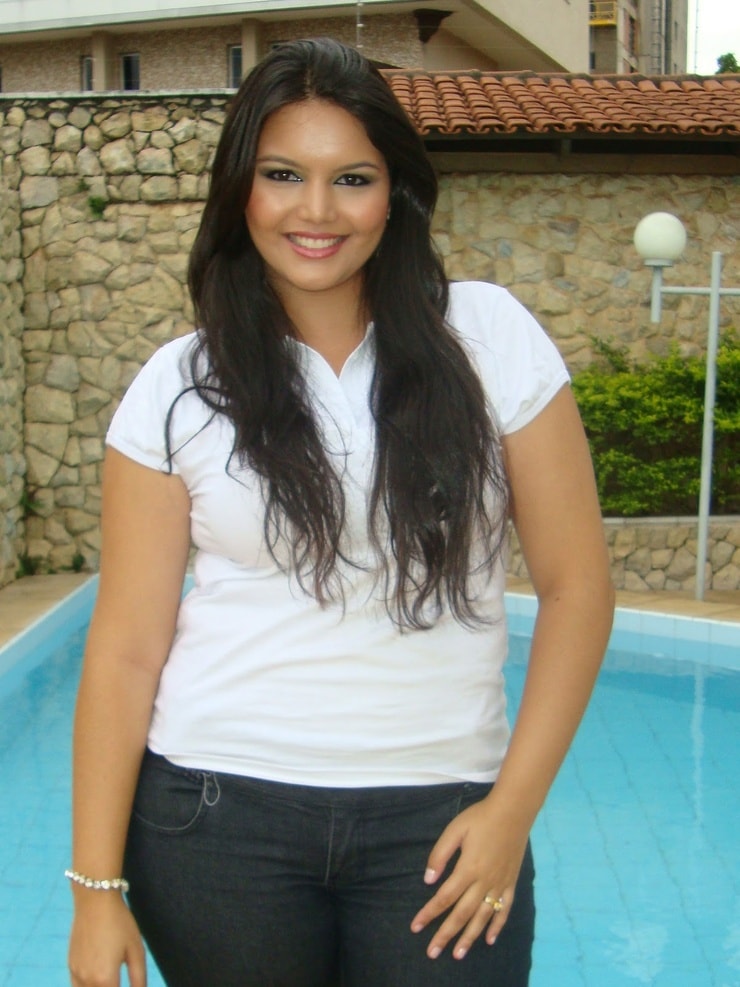 Cleo Fernandes