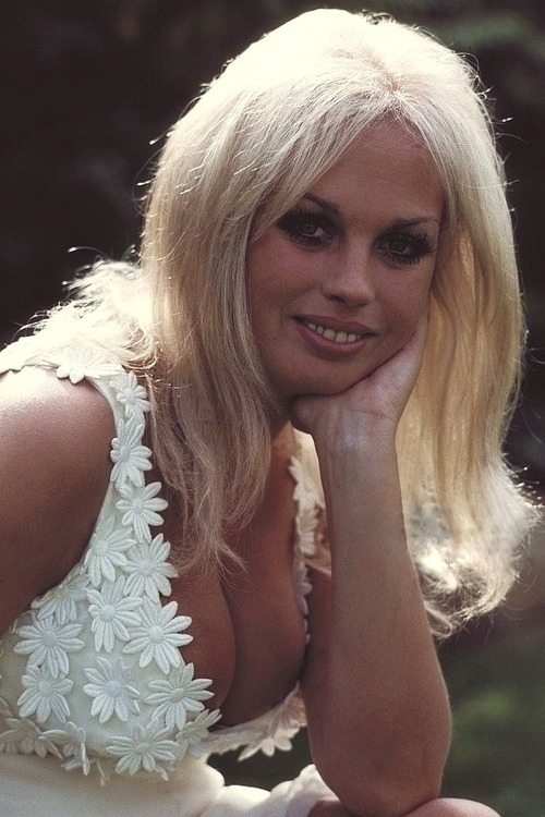 Barbara Valentin